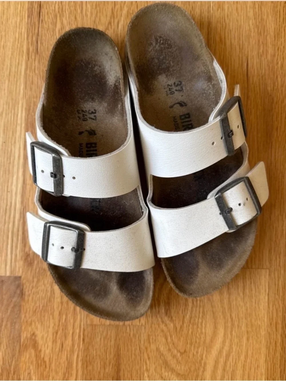 Birkenstock women’s white leather Arizona 37